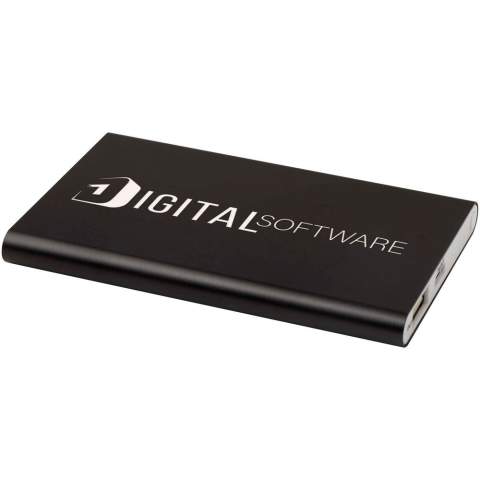 Diese schlanke und leichte Aluminium-Powerbank enthält einen Lithium-Polymer-Akku der Klasse A und hat eine Kapazität von 4000 mAh. Die LED Anzeigen leuchten während des Aufladens auf und zeigen die restliche Akkukapazität in der Powerbank an. Die Powerbank hat einen 5 V/1 A Eingang und einen 5 V/1 A Ausgang. Im Lieferumfang enthalten ist ein Ladekabel vom Typ-C auf USB-A. Metalleffektlack. Verpackt in einer weißen Geschenkbox.