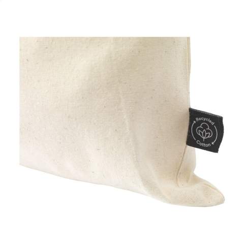 Gift pouch made from recycled cotton (150 g/m²). With drawstrings made from recycled polyester and recycled cotton. Original as gift packaging and suitable for storing items. GRS-certified. Total recycled material: 95%. Capacity approx. 1.5 litres.