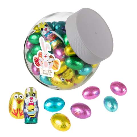 Medium glass jar 0,9 liter with a white lid and filled with Easter chocolate mix