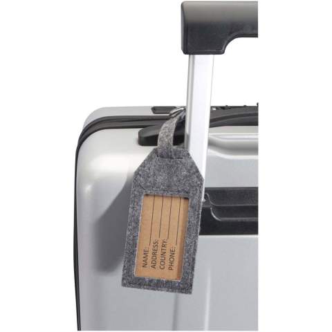 L’étiquette à bagage RPET Tie, indispensable à tout voyageur, est conçue pour que vos bagages soient facilement identifiables. Elle comporte un encart en papier pour les données personnelles et une couverture protectrice transparente pour éviter les dommages.