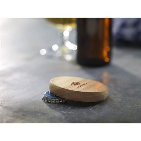 Ouvre-bouteille rond en bois de hêtre.