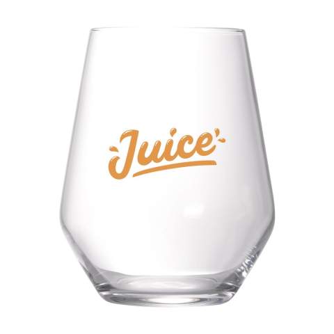 Hochwertiges Wasserglas mit stabilem Boden. Die moderne Form strahlt Stil und Klasse aus. Ein vielseitiges Glas, das auch für Softdrinks, Whiskey oder andere alkoholische Getränke geeignet ist. Fassungsvermögen 400 ml. Hergestellt in Europa.