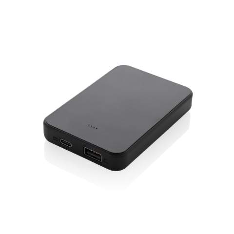 5.000 mAh Powerbank im Taschenformat mit USB-C-Eingangs-/Ausgangsanschluss und zusätzlichem USB-A-Anschluss. Das Gehäuse besteht aus RCS-zertifiziert recyceltem ABS-Kunststoff. RCS (Recycled Claim Standard) ist ein Standard zur Überprüfung des Recyclinganteils eines Produkts in der gesamten Lieferkette. Gesamtrecyclinganteil: 25% basierend auf dem Gesamtgewicht des Artikels. Bei voller Ladung liefert die Powerbank genug Energie, um Ihr Mobiltelefon bis zu zweimal aufzuladen. Die Powerbank enthält einen langlebigen A-Grade Lithium-Polymer-Akku mit 5.000mAh. Die Energieanzeige gibt den verbleibenden Energiestand an, sodass Sie immer wissen, wann Sie sie wieder aufladen müssen. Type-C-Input: 5V/2,4A; USB-A Output: 5V/2,4A, Type-C-Output: 5V/2A. Artikel und Zubehör PVC-frei. Mit RCS-zertifiziertem Ladekabel aus recyceltem TPE. Verpackt in FSC®-Mix-Verpackung.<br /><br />PowerbankCapacity: 5000<br />PVC free: true