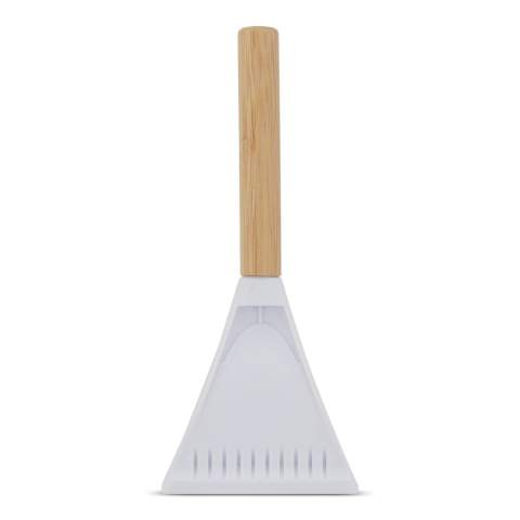 The ice scraper's use of bamboo, a highly renewable resource with rapid growth, coupled with recycled polypropylene (R-PP) from post-consumer waste, reflects its ideal and sustainable choice, contributing to resource conservation and waste reduction.