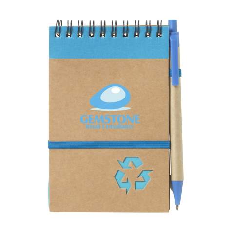 Notitieboekje van gerecycled materiaal, met ca. 70 vel/140 pagina's crèmekleurig, gelinieerd papier (70 g/m²) en kartonnen omslag met elastische sluiting. Gebonden in een sterke, metalen wire-o-binding. Incl. blauwschrijvende balpen.