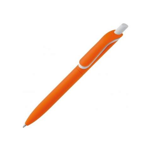 Dieser beliebte Toppoint-Kugelschreiber wird nun in Deutschland gefertigt. Ausgestattet mit einer schönen Soft-Touch-Veredelung in allen Arten von modernen Farben. Der Kugelschreiber ist mit einem Druckmechanismus und einer blau schreibenden Mine versehen. 