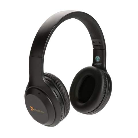 Casque sans fil pliable en ABS recyclé certifié RCS. RCS (Recycled Claim Standard) est une norme permettant la traçabilitié des matèriaux recyclés tout au long de la chaîne d'approvisionnement. Contenu recyclé total : 65% sur la base du poids total de l'article. BT 5.0 pour une connexion ultra fluide et une distance de fonctionnement jusqu'à 10 mètres. La conception supra-auriculaire des écouteurs permet une expérience sonore parfaite. Batterie 200 mAh pour une autonomie de lecture jusqu'à 6 heures et se recharge en 1,5 heures. Avec micro et fonction pick-up. Article et accessoires sans PVC. Câble de charge en matériau TPE recyclé sans PVC inclus.<br /><br />HasBluetooth: True<br />PVC free: true