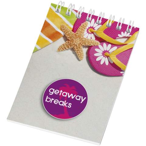 Desk-Mate® A7 Spiralnotizbuch. Dieses Notizbuch verfügt über eine weiße oder schwarze Spiralbindung, ein glänzendes Karton-Deckblatt (250g/m2) und 80g/m2-Blankopapier. Sie können die Seiten dieses praktischen Notizbuchs mit jedem beliebigen Design gestalten - ob liniertes, kariertes oder gepunktetes Papier - alles ist möglich!
