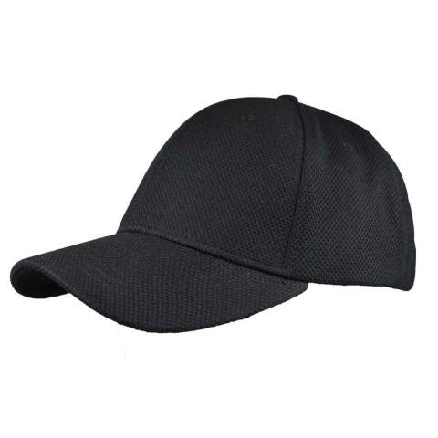 Pendant le sport, cette casquette de sport cooldry de notre ligne de vente au détail sait comment garder la tête au frais. Le polyester cooldry veille à ce que l'humidité soit évacuée de la peau vers l'extérieur du tissu le plus rapidement possible. Cette casquette vous va à ravir et vous permet d'être bien vu lors de vos courses. La casquette comporte six panneaux et une fermeture velcro.