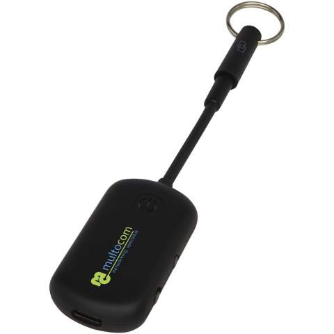 ADAPT Go is een compacte en draagbare Bluetooth® zender/ontvanger waarmee u voor elk bedrade audioproduct Bluetooth® kunt inschakelen of elk niet-Bluetooth® apparaat Bluetooth® compatibel kunt maken. Een praktisch gadget tijdens het reizen om het entertainmentsysteem in een vliegtuig/trein te laten werken met uw draadloze oordopjes/koptelefoon. Bluetooth® 5.1 die een verbindingsafstand tot 10 meter ondersteunt. Met de 300 mAh oplaadbare polymeer li-on batterij gaat de zender tot 8 uur mee op een enkele lading. De laadingang is 5 V/200 mA en het duurt ongeveer 2 uur om het apparaat van 0% naar 100% op te laden. De werkfrequentie is 2,402 GHz-2,480 GHz. Geleverd in onze Tekiō premium doos van kraftpapier met een kleurrijke sticker.
