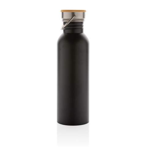 Een drinkfles die mooi is door zijn eenvoud. Deze moderne enkelwandige roestvrijstalen fles is voorzien van een roestvrijstalen deksel afgewerkt met prachtig bamboe. Met een roestvrijstalen handgreep voor gemakkelijk dragen. Capaciteit 710 ml. BPA-vrij. Met de hand afwassen.