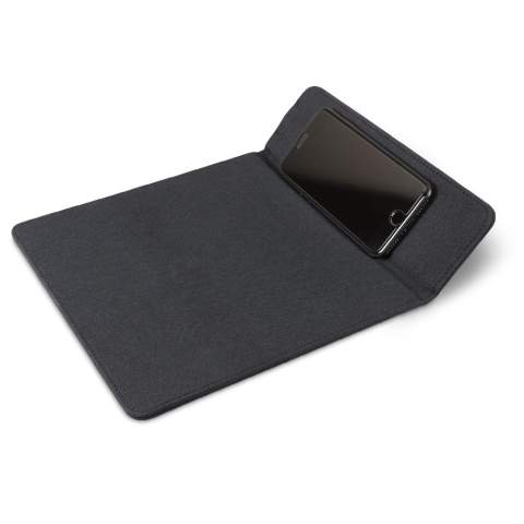 Dieses stoffüberzogende Mousepad besitzt eine integrierte kabelloses Ladestation und eine großen Druckbereich. Das Industriedesign verleiht dem Mousepad einen angesagten Look. Einzeln verpackt in einer Geschenkbox.