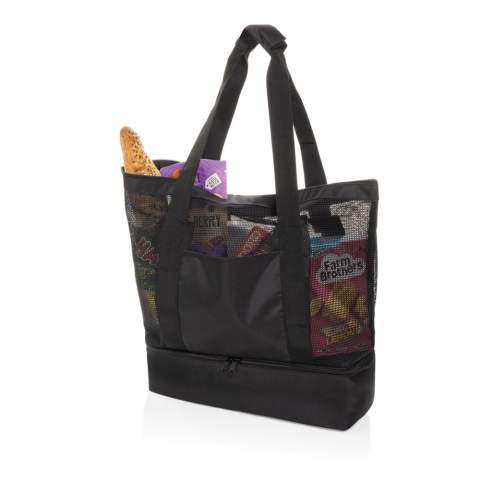 De Iqlo Aware™ RPET 2-in-1 koeltas is de perfecte combinatie van praktische bruikbaarheid en duurzaamheid. Gemaakt van 100% gerecycled RPET-materiaal met een duurzame PEVA-bekleding, is deze stijlvolle zwarte tas ontworpen voor dagelijks gebruik. Het ruime ritscompartiment is gevoerd met ademend meshweefsel, terwijl een open sleeve-pocket aan de buitenkant gemakkelijke toegang biedt tot je essentials. Met twee stevige webbinghandvatten en een klittenbandsluiting voor comfort, heeft deze tas ook een apart koelcompartiment met zilvergrijze PEVA-bekleding, perfect om voedsel koel en vers te houden. Ideaal voor boodschappen, picknicks of stranduitjes, het koelcompartiment is speciaal ontworpen om gecompartimenteerd voedsel op te slaan, zodat je items georganiseerd en gekoeld blijven. Gemaakt van gerecycled polyester met de AWARE™ tracer. 2% van de opbrengst van elk product dat met AWARE™ wordt verkocht, wordt gedoneerd aan Water.org. PVC-vrij.<br /><br />PVC free: true