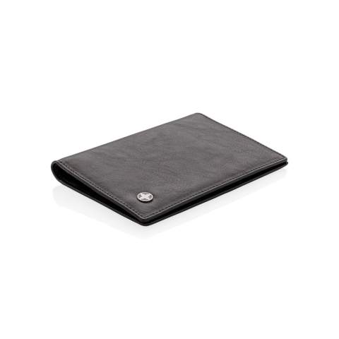 Etui en PU simili cuir pour votre passeport, carte d’embarquement, vos cartes (3 emplacements pour 6 cartes). Taille parfaite pour le ranger dans votre poche ou votre sac.