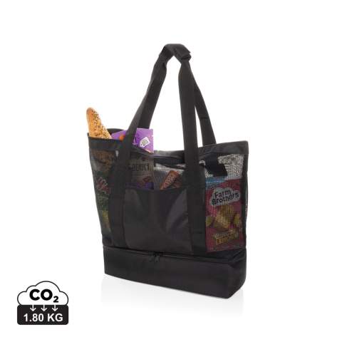 De Iqlo Aware™ RPET 2-in-1 koeltas is de perfecte combinatie van praktische bruikbaarheid en duurzaamheid. Gemaakt van 100% gerecycled RPET-materiaal met een duurzame PEVA-bekleding, is deze stijlvolle zwarte tas ontworpen voor dagelijks gebruik. Het ruime ritscompartiment is gevoerd met ademend meshweefsel, terwijl een open sleeve-pocket aan de buitenkant gemakkelijke toegang biedt tot je essentials. Met twee stevige webbinghandvatten en een klittenbandsluiting voor comfort, heeft deze tas ook een apart koelcompartiment met zilvergrijze PEVA-bekleding, perfect om voedsel koel en vers te houden. Ideaal voor boodschappen, picknicks of stranduitjes, het koelcompartiment is speciaal ontworpen om gecompartimenteerd voedsel op te slaan, zodat je items georganiseerd en gekoeld blijven. Gemaakt van gerecycled polyester met de AWARE™ tracer. 2% van de opbrengst van elk product dat met AWARE™ wordt verkocht, wordt gedoneerd aan Water.org. PVC-vrij.<br /><br />PVC free: true