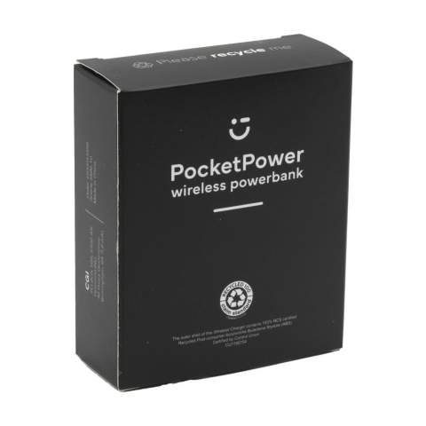 Kleine, leichte und sehr leistungsstarke kabellose Lade-Powerbank (5 W) aus recyceltem ABS mit eingebautem Lithium-Polymer-Akku (10.000 mAh). Dieses Kraftpaket passt mühelos in Ihre Hosentasche, sodass Sie es bequem überallhin mitnehmen können. Trotz der geringen Größe haben Sie ausreichend Strom dabei, um Ihr Telefon mehrfach über die 2 USB-Anschlüsse oder die integrierte 5-Watt-Wireless-Charging-Funktion aufzuladen (unterstützt das kabellose Aufladen von Mobilgeräten, die QI Wireless Charging unterstützen). Eingang 5 V/2 A. 2x Ausgang: 5 V/2 A. Drahtlose Leistung: 5 W. Mit Anzeigeleuchten und Ein-/Aus-Taste. Inklusive Ladekabel USB-C zu USB-C und Gebrauchsanweisung. Pro Stück in einer Verpackung.