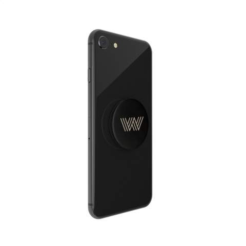 Die PopSockets® sind ein praktisches multifunktionales Telefonzubehör. Mit austauschbarem PopGrip aus Kunststoff und elegantem, austauschbarem PopTop aus Aluminium. Befestigen Sie diesen Artikel mit dem 3M-Klebestreifen auf der Rückseite Ihres Telefons und nutzen Sie die praktischen Funktionen: komfortabler Griff für extra Halt, funktioneller Ständer und Selfie-Halter. Zum Positionieren in 2 verschiedenen Popup-Positionen und flexibel, so dass Sie das Smartphone in jede gewünschte Position bringen können. Der PopSocket® ist leicht zu entfernen und kann bis zu 10 Mal wiederverwendet werden. Geeignet für alle gängigen Modelle von Smartphones, iPhones und anderen Geräten. Lesen Sie zur optimalen Verwendung und Aufbewahrung des PopSocket® die mitgelieferte Anleitung.       Zusätzliche Informationen zur Lieferzeit inkl. Aufdruck: 120 - 2500 Stück 1 Woche, 2500 - 5000 Stück: 2 Wochen. Ab 5.000 Stück Preis und Lieferzeit auf Anfrage.  PopSockets® werden nur mit Lasergravur geliefert.