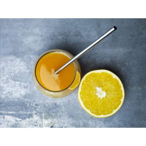 A reusable, stainless steel straw. A good alternative to plastic straws. Includes stainless steel nylon cleaning brush. Perfect for cold drinks such as smoothies or cocktails. It also adds a visually pleasing touch to any drink. Supplied per set with a canvas pouch.
