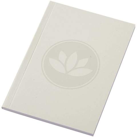 Le cahier Novella Austen recyclé au format A6 à couverture souple est un article de papeterie polyvalent parfait pour offrir en cadeau. Le cahier contient 50 feuilles de papier recyclé de 80 g/m². Les feuilles sont unies (standard), pour l’ajout de dessins, de lignes, de carrés ou de dessins personnalisés. La couverture, en carton de 285 g/m², est disponible dans toute une gamme de couleurs. Pour un effet vraiment spectaculaire, vous pouvez également ajouter une impression en couleur sur l’ensemble de la couverture (recto, verso, dos). Fabriqué au Royaume-Uni.
