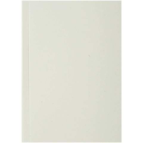 Le cahier Novella Austen recyclé au format A6 à couverture souple est un article de papeterie polyvalent parfait pour offrir en cadeau. Le cahier contient 50 feuilles de papier recyclé de 80 g/m². Les feuilles sont unies (standard), pour l’ajout de dessins, de lignes, de carrés ou de dessins personnalisés. La couverture, en carton de 285 g/m², est disponible dans toute une gamme de couleurs. Pour un effet vraiment spectaculaire, vous pouvez également ajouter une impression en couleur sur l’ensemble de la couverture (recto, verso, dos). Fabriqué au Royaume-Uni.