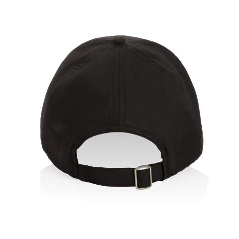 Die Impact AWARE™ rPET 6-Panel-Sportkappe bietet eine bequeme Passform mit Luftlöchern an der Außenseite, sowie einer verstellbaren Schnalle. Diese Kappe, passend zu jedem Look, ist in einer tollen Auswahl an Farben erhältlich. Mit AWARE™ Tracer, der die tatsächliche Verwendung von recycelten Materialien validiert. Weiters werden 2% des Erlöses jedes verkauften Aware™-Produkts an Water.org gespendet.