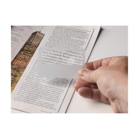 Nützliches Vergrößerungsglas im Kreditkarten-Format. Vergrößert bis zu 3-mal.