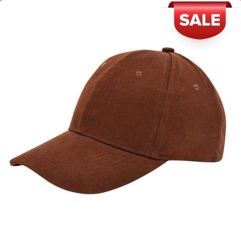 Cotton cap made of brushed twill with an adjustable, silver buckle and pre curved peak. Wear it with the peak to the front or turn it around to the back, just the way you like it. The six panels are reinforced and very suitable for large embroideries. 