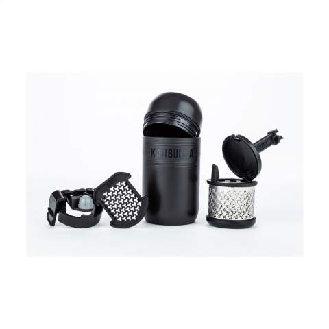 The Kambukka® tea infuser consists of a snap clean mechanism with tea strainer. Ideal for transporting tea on the go. This accessory fits all Etna thermos flasks and can be attached with a single click. The infuser ensures that no leaves float in your tea and control the strength of your drink. After use, you can store the infuser in the special matching plastic box.