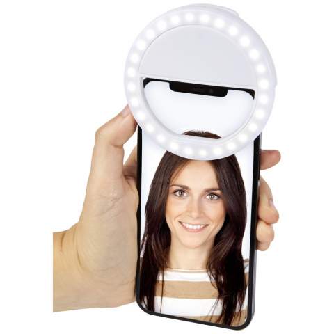 Portable selfie light 28 LEDs that can easily be installed on a phone or laptop screen with an clip function. A must-have gadget for any video/vlog maker or anyone that enjoys taking pictures. The white light is adjustable in 3 different brightness levels for the perfect light exposure. The 28 LEDs are positioned in a circle, providing light evenly across the face. The selfie-light has a capacity of at least 30 minutes at max brightness.