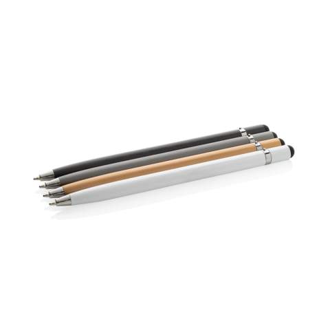 Stylo en métal au design intemporel. Encre bleue Dokumental® de fabrication allemande pour +/- 1200m d’écriture et bille en carbure de tungstene assurant une écriture régulière.