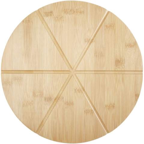 Planche à pizza en bambou avec 6 rainures pour découper et portionner, un coupe-pizza et une pelle à pizza.
