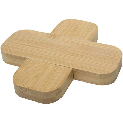 The Croc small bamboo trivet offers a practical and stylish way to protect countertops and tables from hot pots and dishes. Its natural design adds a touch of elegance, while ensuring surfaces stay safe and scratch-free. Trivet diameter: 11.5 cm.