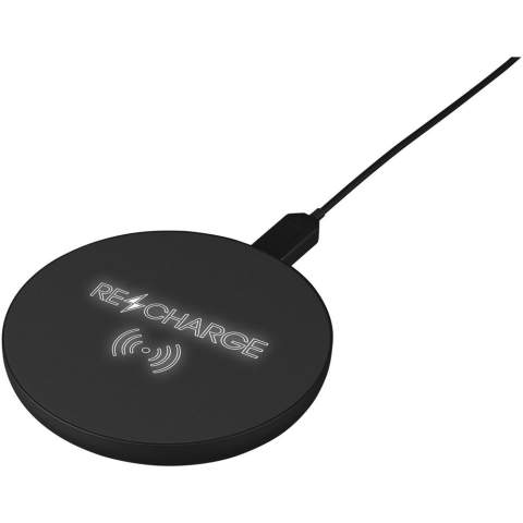 10W wireless charging station with light-up logo and antibacterial treatment, with a charging cable made of recycled PET. Delivered in a black gift box of recycled paper with magnetic closing mechanism. Patent EUROPE EUIPO.
