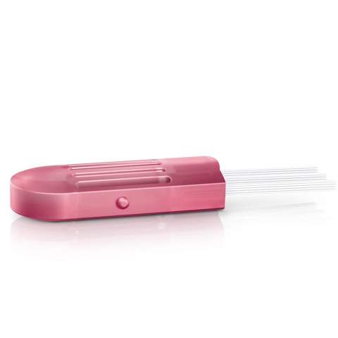 Mit diesem Pen-Präzisionstrimmer können Sie jederzeit und überall für ein glattes Gesicht sorgen. Dieser Philips Reisehaarschneider ist ein diskretes Gerät, mit dem Sie selbst die kleinsten Körper- und Gesichtshaare schnell und einfach entfernen können, wenn Sie unterwegs sind. Für zusätzliche Hygiene werden ein Etui und eine Reinigungsbürste mitgeliefert. Passt in jede Tasche und ist batteriebetrieben. So können Sie ihn überallhin mitnehmen. Inklusive AAA-Batterie.