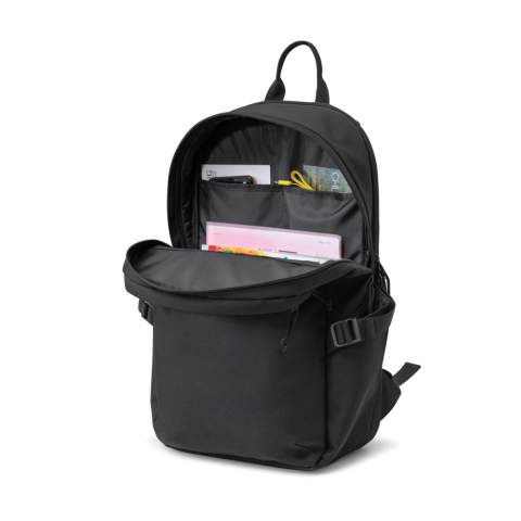 Sac à dos ordinateur en tissu recyclé et sangles fabriquées à partir de bouteilles en plastique. Double poche zippée sur le dessus pour ranger les accessoires. Poche frontale zippée. Deux poches latérales pour bouteilles d'eau avec sangles de compression. Compartiment arrière rembourré à double fermeture éclair pour ordinateur portable (jusqu'à 15"). Le compartiment principal à fermeture à zip comprend des poches intérieures pour l'organisation. Poignée de maintien sur le dessus. Panneau arrière rembourré. Bretelles rembourrées et réglables. Passeport digital et carte dídentite virtuel AWARE™ inclus, offre un moyen incontestable de suivre et de valider l'impact de la composition des textiles, de l'origine au consommateur. Pour y accéder, scannez le code QR situé à l'intérieur du produit ou visitez le site wearaware.co pour en savoir plus. Disponible des deux côtés de l'Atlantique. Cet article est également proposé par Gemline pour les clients des États-Unis et du Canada.<br /><br />FitsLaptopTabletSizeInches: 15.0<br />PVC free: true