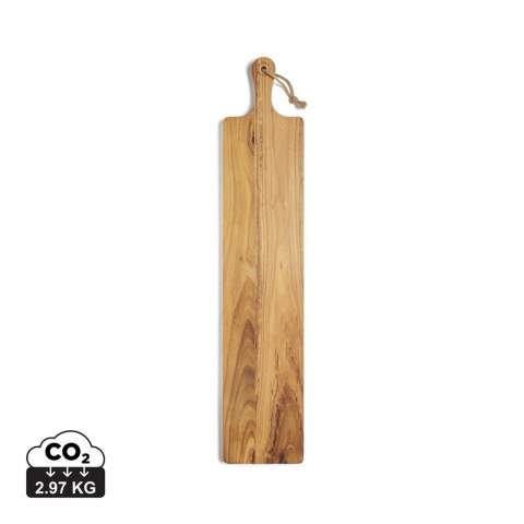 Robust and very handy cutting/serving board that thanks to its length of 75 cm and width of 15 cm has a large enough surface for being used both for cutting and serving.  The board is made of FSC®-certified teak and has a beautiful golden to medium brown wood surface that darkens over time. The high oil content gives the board a powerful protection against decay, and keeps it in a fine condition for a long time.