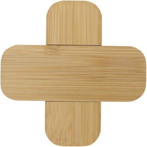 The Croc small bamboo trivet offers a practical and stylish way to protect countertops and tables from hot pots and dishes. Its natural design adds a touch of elegance, while ensuring surfaces stay safe and scratch-free. Trivet diameter: 11.5 cm.