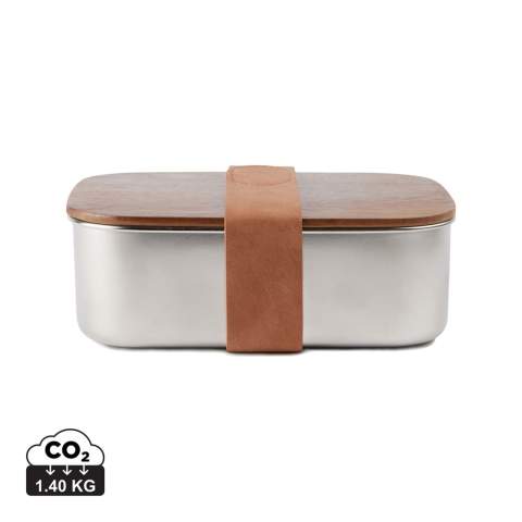 Ciro RCS recycled steel lunch box is a practical and eco-friendly lunch solution that is designed with care for both functionality and environmental awareness. The lid, made of FSC®-certified acacia wood, features a convenient PU strap with velcro closure, ensuring secure transport. Acacia wood is an organic material where variations in shade and colour are natural characteristics. With this lunch box, you can easily enjoy your meals while taking a step towards reducing the use of disposable containers and plastic. Certified by RCS (Recycled Claim Standard), RCS certification guarantees that the entire supply chain of recycled materials is certified. The total recycled content is based on the overall product weight. This product contains 39% RCS-certified recycled stainless steel. Easy to clean. Handwash only. Including FSC®-certified kraft packaging.