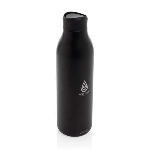 De Alok is een iets grotere versie van onze bestseller, ontworpen voor een naadloze 360-graden drinkervaring die het volledige aroma van je koffie versterkt. Met een eenvoudig te openen deksel voor gebruik met één hand is het ideaal voor onderweg. Het deksel is gemakkelijk schoon te maken, en de fles is gemaakt van RCS-gecertificeerd gerecycled staal, wat het zowel duurzaam als BPA-vrij maakt. Met een capaciteit van 600 ml wordt het geleverd in FSC®-gecertificeerde kraftverpakking die hergebruikt kan worden als telefoonhouder, pennenhouder of zelfs bloempot! Totaal gerecycled materiaal: 77% op basis van het totale gewicht van het product.<br /><br />HoursHot: 5<br />HoursCold: 15