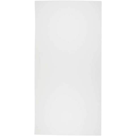 La serviette de sport Althea est fabriquée en polyester de 140 g/m², offrant un séchage rapide et une surface absorbante, essentielle pour essuyer la sueur lors d'entraînements intenses ou d'activités de plein air. Avec ses dimensions généreuses de 70 x 140 cm, cette serviette offre une grande polyvalence, parfaite pour les exercices de fitness et les aventures en plein air. 