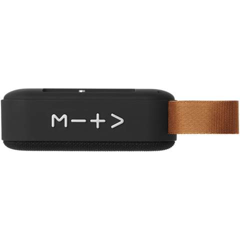L’enceinte Bluetooth® en tissu Fashion offre un son exceptionnel et un style tendance. La grille de l’enceinte est enveloppée d’un tissu tissé et le boîtier a une finition douce au toucher. Le pilote 3 watts de l’enceinte a de l’énergie à revendre, tandis que le contrôle de la musique et le microphone intégrés vous permettent de gérer la musique et de tenir une conférence téléphonique à partir de n’importe quel endroit sans toucher votre téléphone. La batterie de 400 mAh permet de lire de la musique pendant plus de 2 heures. Portée de fonctionnement du Bluetooth® de 10 mètres. Bluetooth® version 5.0.