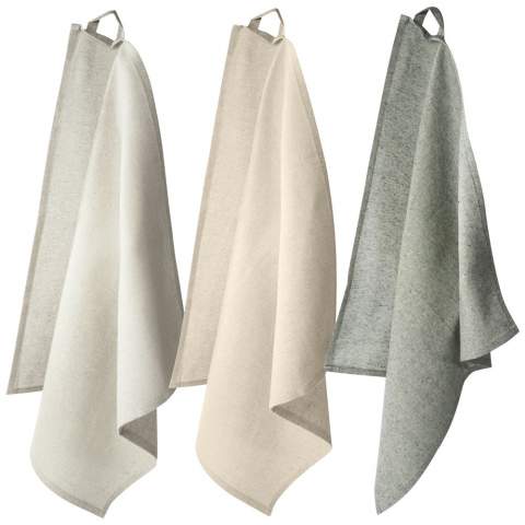 The Pheebs kitchen towel is made of a high quality 200 g/m² recycled cotton polyester blend. Recycled cotton is manufactured from pre-consumer waste generated by textile factories during the cutting process. Due to the nature of recycled cotton, there may be a very slight color variation. This feature distinctly adds to a more authentic appearance.