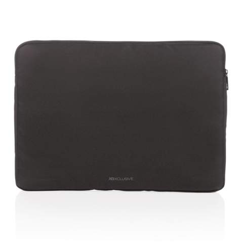 Pas de greenwashing, mais une vraie histoire sur la durabilité ! La collection Impact est réalisée à l'aide du traceur AWARE™. Avec AWARE™, l'utilisation de matériaux textiles recyclés authentiques et les allégations d'impact sur la réduction de la consommation d'eau sont garanties. Si vous choisissez cet article, vous économisez 10 litres d'eau et réutilisez 16 bouteilles en plastique. 2 % des recettes de chaque produit Impact vendu seront reversés à Water.org. Pochette pour ordinateur 15.6" en rPET AWARE™ au design moderne et épuré. La poche avant à fermeture éclair comporte 2 poches de manche et 2 passants pour stylos. Cette housse peut être utilisée seule ou se glisse facilement dans une sacoche, un fourre-tout, un sac à dos ou un bagage à main. Le tissu est composé de polyester AWARE™ fabriqué à partir de bouteilles en PET recyclées avec traceur AWARE™. Les économies de la gamme Impact sont basées sur des données ACV de la Textile Exchange. Sans PVC.<br /><br />FitsLaptopTabletSizeInches: 15.6<br />PVC free: true