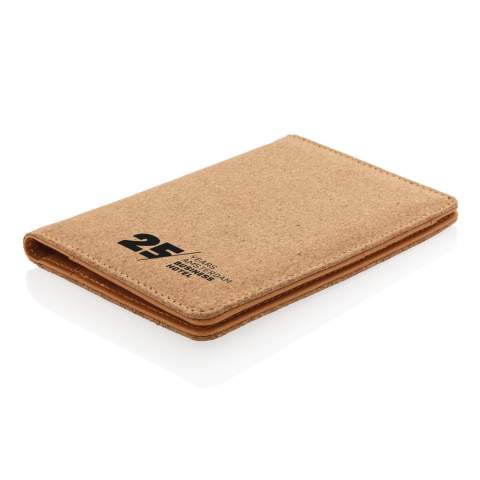 Etui fabriqué à base de liège naturel et sécurisé avec la protection anti-RFID. Le système anti-RFID permet d'éviter l'usurpation d'identité et le piratage électronique. 3 emplacements pour 6 cartes.