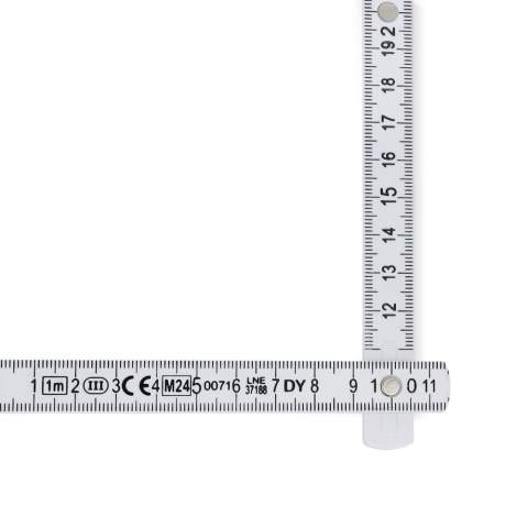 Règle pliable calibrée d'une longueur totale de 1m. Idéale pour effectuer des mesures précises, elle se plie proprement pour faciliter son rangement et son transport. Durable et pratique pour un usage quotidien.