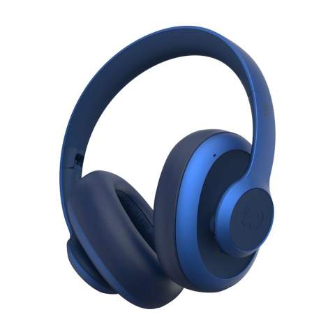 Le son du Clam Ace est corsé, avec des basses serrées et des aigus clairs. Grâce à ce son riche et équilibré, chaque chanson est jouée exactement comme elle devrait l'être. Ce casque supra-auriculaire est équipé du système Hybrid Active Noise Canceling, qui utilise un microphone orienté vers l'extérieur et un microphone orienté vers l'intérieur pour bloquer les bruits ambiants. Le son ambiant vous permet d'amplifier les sons de l'environnement pour vous aider à rester vigilant, une fonction utile dans les embouteillages, dans un café ou dans toute autre situation où vous ne voulez pas être complètement coupé du monde. Le Clam Ace est doté d'une molette de volume qui permet de régler facilement le volume tout en portant le casque. Lorsque vous passez des appels, les microphones se concentrent sur votre voix et réduisent les bruits ambiants pour offrir un son clair à la personne à l'autre bout du fil. Siri, ou l'assistant Google pour Android, vous permet de contrôler votre musique et vos appels téléphoniques en gardant les mains libres. Avec une autonomie de 60 heures lorsque l'ANC est désactivé et de 50 heures lorsqu'il est activé, vous ne serez presque jamais privé de musique. Vous pouvez recharger complètement les écouteurs en 2 heures, et en 10 minutes seulement, vous pouvez les recharger rapidement et obtenir 3 heures d'utilisation.
