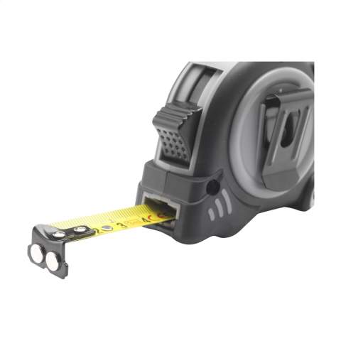 WoW! Durable, professional, high-quality tape measure with hard steel strap (bandwidth 1.6 cm and length 3 metres), indication in centimetres. This measuring tape is equipped with an extra reinforced end hook with 2 magnets. The tape measure has a non-slip robust housing made from recycled ABS. Also supplied with a metal belt clip and a handy wrist loop. Calibrated according to European standards. RCS-certified. Total recycled material: 40%. Each item is supplied in an individual brown cardboard box.