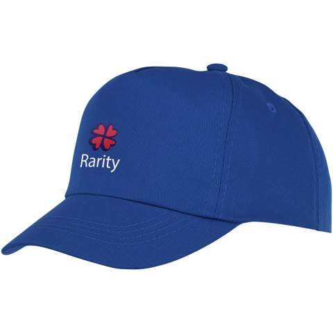 The Feniks kids 5 panel cap features embroidered eyelets for enhanced ventilation, ensuring that you stay cool and fresh during any activity. With a head circumference of 54 cm, it offers a comfortable fit for a variety of head sizes. Its fabric hook and loop fastener allow for easy and secure adjustments. Made from 175 g/m² cotton twill, the Feniks kids cap combines durability with a soft, breathable feel.