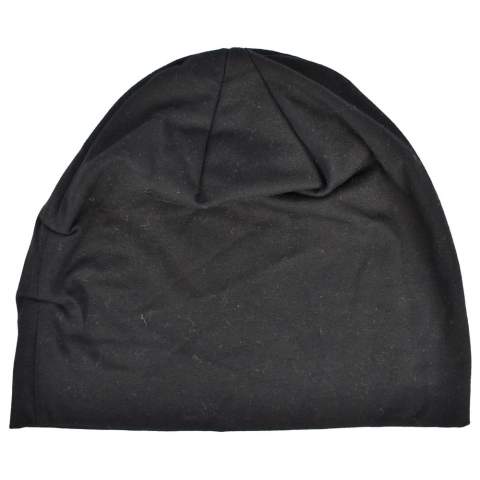 This hat has a comfortable feel and a perfect fit thanks to the use of single jersey cotton. Wear it as part of your daily outfit, or outside during the colder days.