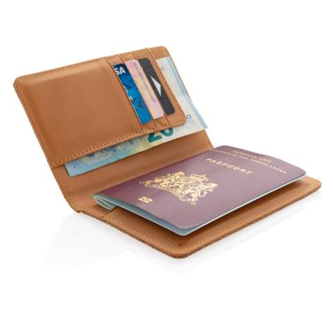 Etui fabriqué à base de liège naturel et sécurisé avec la protection anti-RFID. Le système anti-RFID permet d'éviter l'usurpation d'identité et le piratage électronique. 3 emplacements pour 6 cartes.